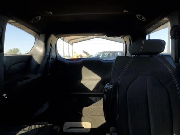 ✅ 2019 Chrysler Pacifica Touring Plus • VIN: 2C4RC1FG9KR738624 • Лот: 87285155. Опубликован ранее на Copart с пробегом 117 836 миль. Бесплатный доступ к архиву аукционных продаж из США и подробный отчёт об истории автомобиля на DreamBid. Изображение 10.