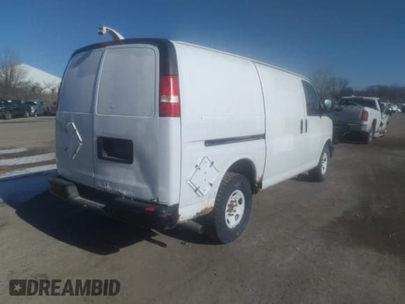 ✅ 2012 GMC Savana Cargo • VIN: 1GTW7FCA3C1187424 • Лот: 41315441. Опубликован ранее на IAAI с пробегом 533 354 миль. Бесплатный доступ к архиву аукционных продаж из США и подробный отчёт об истории автомобиля на DreamBid. Изображение 4.