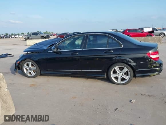 ✅ 2010 Mercedes-Benz C 300 Sport • VIN: WDDGF5EB0AR089818 • Lot: 42137800. Listed on IAAI with 167,642 mi. Free auction sales archive from the USA and detailed vehicle history report at DreamBid. Image 14.