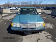 ✅ 1992 Mercedes-Benz 190 • VIN: WDBDA28DXNF892259 • Lot: 50042725. Listed on Copart with 121,832 mi. Free auction sales archive from the USA and detailed vehicle history report at DreamBid. Image 5.