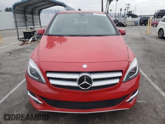 ✅ 2014 Mercedes-Benz B Electric Drive • VIN: WDDVP9ABXEJ003839 • Lot: 53499135. Listed on Copart with 33,918 mi. Free auction sales archive from the USA and detailed vehicle history report at DreamBid. Image 5.