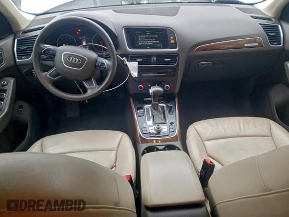 ✅ 2015 Audi Q5 Premium • VIN: WA1CFAFP3FA004417 • Lot: 95475855. Wystawiony na Copart z przebiegiem 127 470 mil. Bezpłatny archiwum sprzedaży aukcyjnych z USA i szczegółowy raport historii pojazdu na DreamBid. Zdjęcie 8.