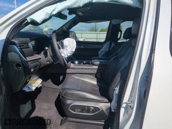 ✅ 2023 Jeep Wagoneer Series III • VIN: 1C4SJSDP8PS540588 • Lot: 56546295. Listed on Copart with 47,041 mi. Free auction sales archive from the USA and detailed vehicle history report at DreamBid. Image 7.