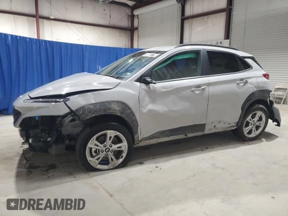 ✅ 2023 Hyundai Kona SEL • VIN: KM8K6CAB5PU977903 • Лот: 78051714. Опубликован ранее на Copart с пробегом 42 945 миль. Бесплатный доступ к архиву аукционных продаж из США и подробный отчёт об истории автомобиля на DreamBid. Изображение 1.