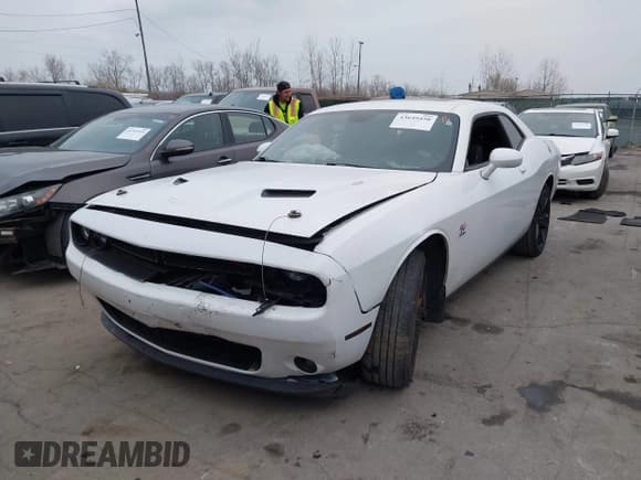 ✅ 2016 Dodge Challenger R/T • VIN: 2C3CDZBT5GH158664 • Lot: 43649450. Wystawiony na IAAI z przebiegiem 66 755 mil. Bezpłatny archiwum sprzedaży aukcyjnych z USA i szczegółowy raport historii pojazdu na DreamBid. Zdjęcie 17.