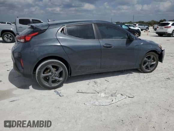 2019 Hyundai Veloster 2.0 z VIN KMHTG6AF4KU013159, wystawiony jako Copart lot #47731345 z przebiegiem Nie podano mil oraz Nie do naprawy • Non repairable. Historia ofert i sprzedaży dostępna na DreamBid. Obrazek 3.