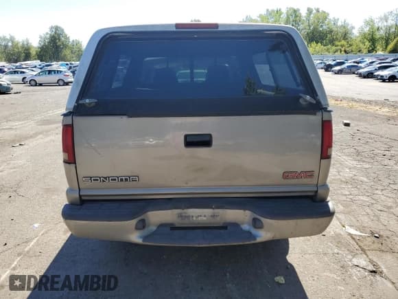 ✅ 2002 GMC Sonoma SLS • VIN: 1GTCS19W628240548 • Lot: 69665724. Wystawiony na Copart z przebiegiem 245 738 mil. Bezpłatny archiwum sprzedaży aukcyjnych z USA i szczegółowy raport historii pojazdu na DreamBid. Zdjęcie 6.