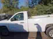 2010 Chevrolet Silverado 1500 Work Truck z VIN 1GCPCPEA1AZ215626, wystawiony jako IAAI lot #43373577 z przebiegiem 286 892 mil mil oraz . Historia ofert i sprzedaży dostępna na DreamBid. Obrazek 13.