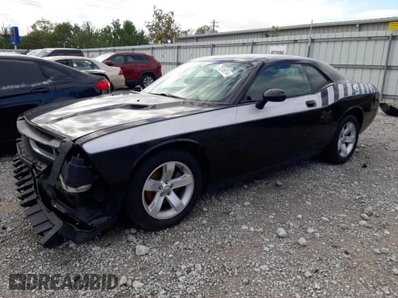 ✅ 2010 Dodge Challenger SE • VIN: 2B3CJ4DV4AH283198 • Lot: 71516814. Wystawiony na Copart z przebiegiem Nie podano. Bezpłatny archiwum sprzedaży aukcyjnych z USA i szczegółowy raport historii pojazdu na DreamBid. Zdjęcie 1.