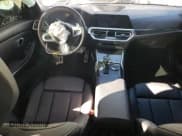 ✅ 2021 BMW 3 Series 330i xDrive • VIN: 3MW5R7J07M8B69279 • Lot: 84652945. Wystawiony na Copart z przebiegiem Nie podano. Bezpłatny archiwum sprzedaży aukcyjnych z USA i szczegółowy raport historii pojazdu na DreamBid. Zdjęcie 8.