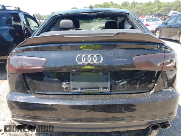 ✅ 2018 Audi A6 Premium • VIN: WAUC8AFC6JN106533 • Lot: 42658451. Wystawiony na IAAI z przebiegiem 82 509 mil. Bezpłatny archiwum sprzedaży aukcyjnych z USA i szczegółowy raport historii pojazdu na DreamBid. Zdjęcie 16.