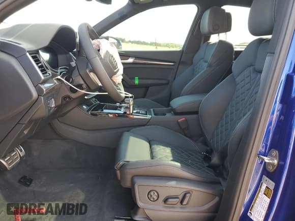 ✅ 2024 Audi SQ5 Sportback Premium Plus • VIN: WA124AFY2R2088187 • Lot: 73215564. Listed on Copart with 106 mi. Free auction sales archive from the USA and detailed vehicle history report at DreamBid. Image 7.