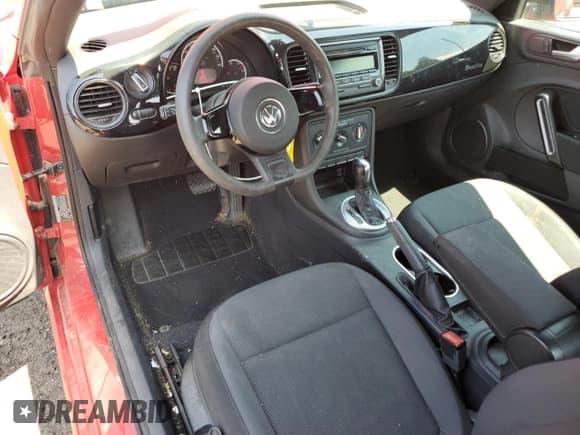 ✅ 2014 Volkswagen Beetle Entry • VIN: 3VWF17AT6EM654785 • Lot: 59775535. Listed on Copart with 125,042 mi. Free auction sales archive from the USA and detailed vehicle history report at DreamBid. Image 8.