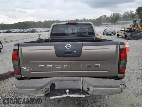 ✅ 2004 Nissan Frontier XE • VIN: 1N6DD26T24C421397 • Lot: 81784925. Wystawiony na Copart z przebiegiem 217 176 mil. Bezpłatny archiwum sprzedaży aukcyjnych z USA i szczegółowy raport historii pojazdu na DreamBid. Zdjęcie 6.