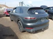 ✅ 2019 Porsche Cayenne • VIN: WP1AA2AY1KDA06319 • Lot: 41568756. Wystawiony na IAAI z przebiegiem 55 190 mil. Bezpłatny archiwum sprzedaży aukcyjnych z USA i szczegółowy raport historii pojazdu na DreamBid. Zdjęcie 3.
