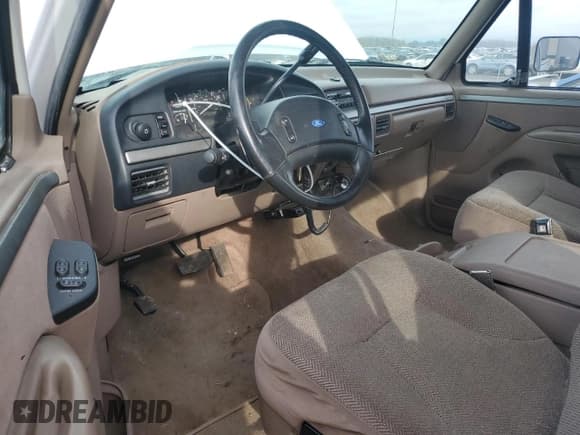 ✅ 1993 Ford F-250 • VIN: 1FTHX25M9PKB72693 • Лот: 43287175. Опубликован ранее на Copart с пробегом 109 292 миль. Бесплатный доступ к архиву аукционных продаж из США и подробный отчёт об истории автомобиля на DreamBid. Изображение 8.