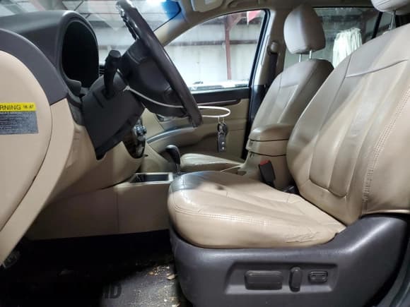 ✅ 2012 Hyundai Santa Fe Limited • VIN: 5XYZK3AB5CG133998 • Lot: 84607764. Listed on Copart with 144,912 mi. Free auction sales archive from the USA and detailed vehicle history report at DreamBid. Image 7.