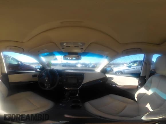 ✅ 2018 Toyota Avalon XLE Premium • VIN: 4T1BK1EB1JU279127 • Lot: 43772480. Wystawiony na IAAI z przebiegiem 138 672 mil. Bezpłatny archiwum sprzedaży aukcyjnych z USA i szczegółowy raport historii pojazdu na DreamBid. Zdjęcie 18.