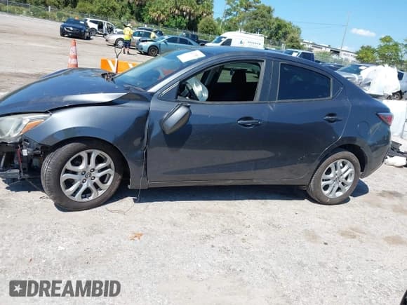 ✅ 2016 Scion iA • VIN: 3MYDLBZVXGY126113 • Lot: 43233581. Wystawiony na IAAI z przebiegiem Nie podano. Bezpłatny archiwum sprzedaży aukcyjnych z USA i szczegółowy raport historii pojazdu na DreamBid. Zdjęcie 14.