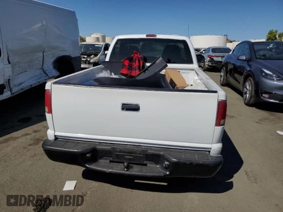 ✅ 2002 Chevrolet S-10 LS • VIN: 1GCCS145328239842 • Лот: 68757224. Опубликован ранее на Copart с пробегом 134 879 миль. Бесплатный доступ к архиву аукционных продаж из США и подробный отчёт об истории автомобиля на DreamBid. Изображение 6.