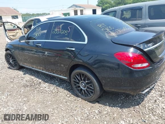 ✅ 2016 Mercedes-Benz C 300 Luxury • VIN: 55SWF4KB7GU147859 • Lot: 42792138. Listed on IAAI with Not provided. Free auction sales archive from the USA and detailed vehicle history report at DreamBid. Image 13.
