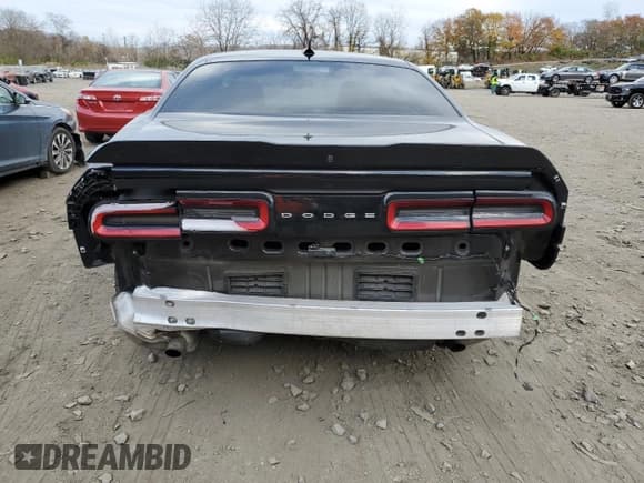 ✅ 2018 Dodge Challenger SXT Plus • VIN: 2C3CDZAG8JH271018 • Lot: 75694713. Wystawiony na Copart z przebiegiem 33 981 mil. Bezpłatny archiwum sprzedaży aukcyjnych z USA i szczegółowy raport historii pojazdu na DreamBid. Zdjęcie 6.