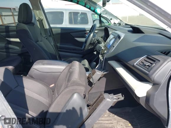 ✅ 2019 Subaru Ascent Premium • VIN: 4S4WMAHD6K3433802 • Lot: 42500129. Listed on IAAI with 81,556 mi. Free auction sales archive from the USA and detailed vehicle history report at DreamBid. Image 5.