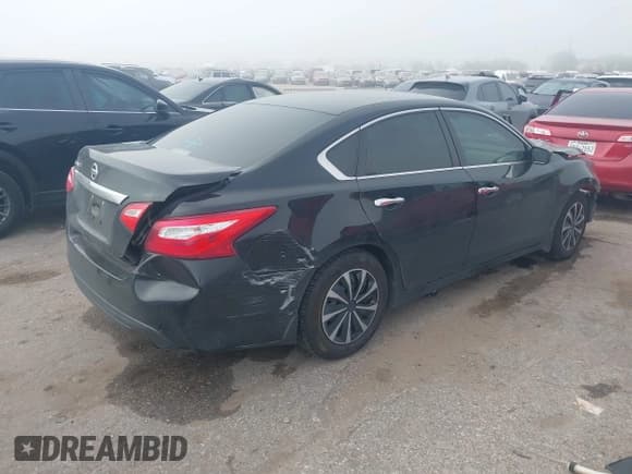 ✅ 2017 Nissan Altima SV • VIN: 1N4AL3AP3HC247392 • Lot: 43626611. Wystawiony na IAAI z przebiegiem 189 073 mil. Bezpłatny archiwum sprzedaży aukcyjnych z USA i szczegółowy raport historii pojazdu na DreamBid. Zdjęcie 4.