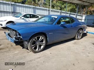 ✅ 2021 Dodge Challenger R/T • VIN: 2C3CDZBT3MH526495 • Lot: 71600293. Wystawiony na Copart z przebiegiem 58 923 mil. Bezpłatny archiwum sprzedaży aukcyjnych z USA i szczegółowy raport historii pojazdu na DreamBid. Zdjęcie 1.