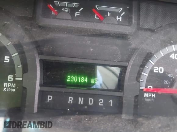 ✅ 2011 Ford Econoline Passenger XL • VIN: 1FBSS3BL4BDA30565 • Lot: 41718643. Wystawiony na IAAI z przebiegiem 230 184 mil. Bezpłatny archiwum sprzedaży aukcyjnych z USA i szczegółowy raport historii pojazdu na DreamBid. Zdjęcie 14.