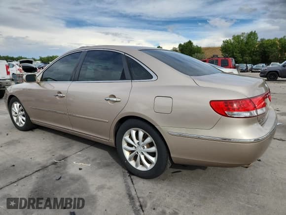 ✅ 2006 Hyundai Azera SE • VIN: KMHFC46F36A121950 • Lot: 71303815. Listed on Copart with 125,217 mi. Free auction sales archive from the USA and detailed vehicle history report at DreamBid. Image 2.