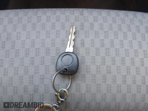 ✅ 2006 Saturn ION • VIN: 1G8AJ55F46Z139784 • Lot: 43651168. Wystawiony na IAAI z przebiegiem 216 228 mil. Bezpłatny archiwum sprzedaży aukcyjnych z USA i szczegółowy raport historii pojazdu na DreamBid. Zdjęcie 11.