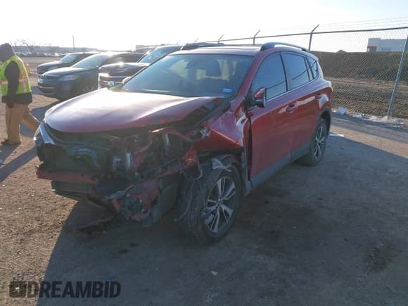 ✅ 2017 Toyota RAV4 XLE • VIN: JTMWFREV9HJ132455 • Lot: 41377871. Wystawiony na IAAI z przebiegiem 137 493 mil. Bezpłatny archiwum sprzedaży aukcyjnych z USA i szczegółowy raport historii pojazdu na DreamBid. Zdjęcie 16.