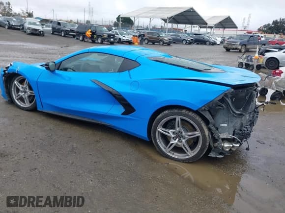 ✅ 2022 Chevrolet Corvette 3LT • VIN: 1G1YC2D44N5117389 • Lot: 41511815. Listed on IAAI with 11,915 mi. Free auction sales archive from the USA and detailed vehicle history report at DreamBid. Image 3.