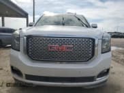 ✅ 2016 GMC Yukon XL Denali • VIN: 1GKS1HKJ0GR340527 • Lot: 68238554. Wystawiony na Copart z przebiegiem Nie podano. Bezpłatny archiwum sprzedaży aukcyjnych z USA i szczegółowy raport historii pojazdu na DreamBid. Zdjęcie 5.