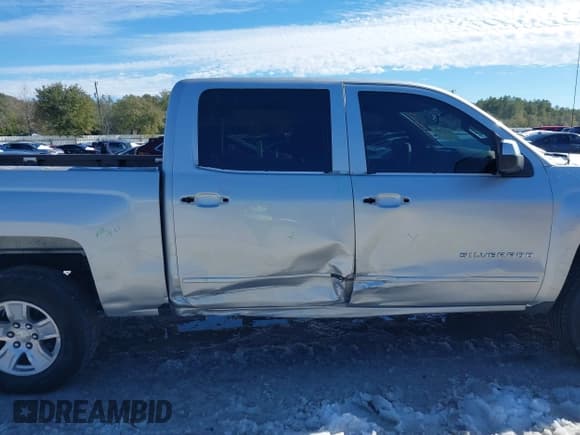 ✅ 2018 Chevrolet Silverado 1500 LT • VIN: 3GCPCREH6JG359777 • Лот: 41377806. Опубликован ранее на IAAI с пробегом 133 611 миль. Бесплатный доступ к архиву аукционных продаж из США и подробный отчёт об истории автомобиля на DreamBid. Изображение 6.