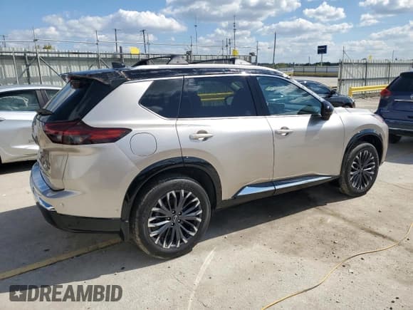 ✅ 2025 Nissan Rogue Platinum • VIN: JN8BT3DD4SW302488 • Lot: 84224465. Listed on Copart with 615 mi. Free auction sales archive from the USA and detailed vehicle history report at DreamBid. Image 3.