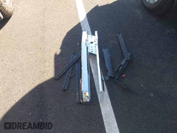 ✅ 2024 Chevrolet Silverado 1500 LTZ • VIN: 2GCUDGED0R1238149 • Лот: 43473641. Опубликован ранее на IAAI с пробегом 27 957 миль. Бесплатный доступ к архиву аукционных продаж из США и подробный отчёт об истории автомобиля на DreamBid. Изображение 12.