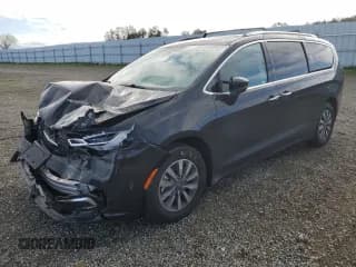 ✅ 2021 Chrysler Pacifica Touring L • VIN: 2C4RC1BG9MR511880 • Lot: 92732795. Listed on Copart with 99,270 mi. Free auction sales archive from the USA and detailed vehicle history report at DreamBid. Image 1.