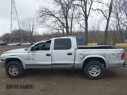 ✅ 2002 Dodge Dakota SLT • VIN: 1B7HG48N72S577296 • Lot: 41848637. Wystawiony na IAAI z przebiegiem 133 777 mil. Bezpłatny archiwum sprzedaży aukcyjnych z USA i szczegółowy raport historii pojazdu na DreamBid. Zdjęcie 13.