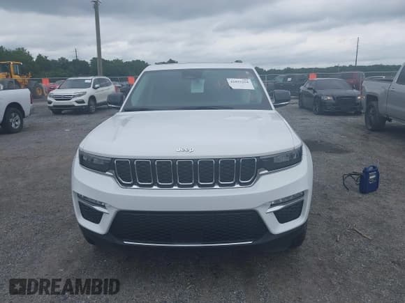 ✅ 2023 Jeep Grand Cherokee Limited • VIN: 1C4RJHBG3PC643173 • Lot: 42893164. Listed on IAAI with 20,323 mi. Free auction sales archive from the USA and detailed vehicle history report at DreamBid. Image 12.