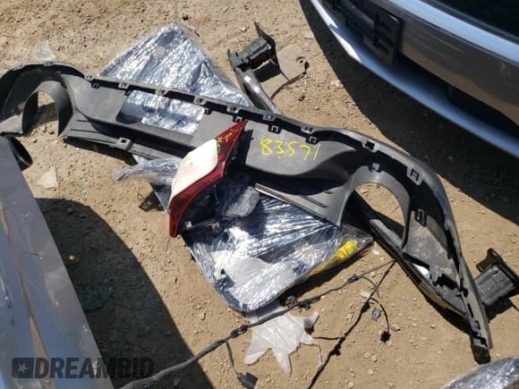 ✅ 2022 Volkswagen Golf GTI S • VIN: WVWG87CD5NW151273 • Лот: 59557403. Опубликован ранее на Copart с пробегом 17 781 миль. Бесплатный доступ к архиву аукционных продаж из США и подробный отчёт об истории автомобиля на DreamBid. Изображение 12.