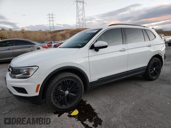 ✅ 2019 Volkswagen Tiguan SE • VIN: 3VV2B7AX2KM143637 • Лот: 92032815. Опубликован ранее на Copart с пробегом 60 049 миль. Бесплатный доступ к архиву аукционных продаж из США и подробный отчёт об истории автомобиля на DreamBid. Изображение 1.