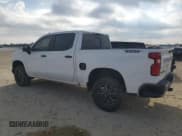 ✅ 2021 Chevrolet Silverado 1500 LT Trail Boss • VIN: 1GCPYFED7MZ279437 • Lot: 86627945. Wystawiony na Copart z przebiegiem 141 252 mil. Bezpłatny archiwum sprzedaży aukcyjnych z USA i szczegółowy raport historii pojazdu na DreamBid. Zdjęcie 2.