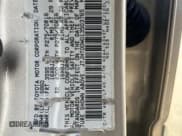 ✅ 2001 Lexus LX 470 • VIN: JTJHT00W013503765 • Lot: 80843654. Wystawiony na Copart z przebiegiem 219 615 mil. Bezpłatny archiwum sprzedaży aukcyjnych z USA i szczegółowy raport historii pojazdu na DreamBid. Zdjęcie 10.