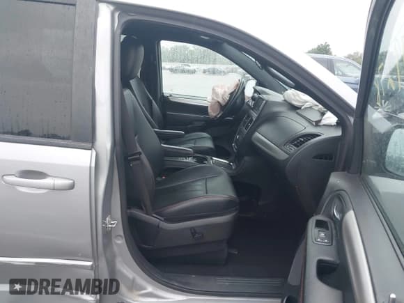 ✅ 2015 Dodge Grand Caravan R/T • VIN: 2C4RDGEG8FR704651 • Лот: 43099278. Опубликован ранее на IAAI с пробегом 187 475 миль. Бесплатный доступ к архиву аукционных продаж из США и подробный отчёт об истории автомобиля на DreamBid. Изображение 5.