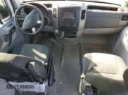 ✅ 2015 Mercedes-Benz Sprinter Passenger • VIN: WDZPE7CC8FP132535 • Лот: 74041354. Опубликован ранее на Copart с пробегом 53 192 миль. Бесплатный доступ к архиву аукционных продаж из США и подробный отчёт об истории автомобиля на DreamBid. Изображение 8.