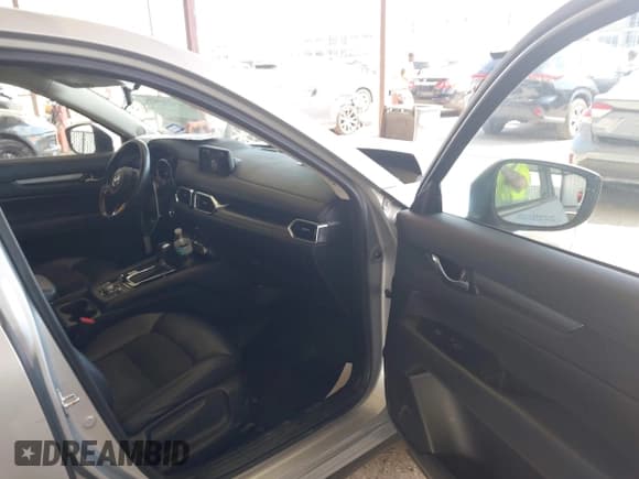 ✅ 2020 Mazda CX-5 Touring • VIN: JM3KFACM8L1770738 • Lot: 43237475. Wystawiony na IAAI z przebiegiem 96 169 mil. Bezpłatny archiwum sprzedaży aukcyjnych z USA i szczegółowy raport historii pojazdu na DreamBid. Zdjęcie 5.