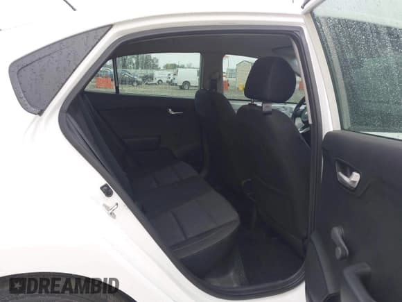 ✅ 2018 Kia Rio S • VIN: 3KPA24AB1JE066765 • Lot: 43373171. Wystawiony na IAAI z przebiegiem 119 185 mil. Bezpłatny archiwum sprzedaży aukcyjnych z USA i szczegółowy raport historii pojazdu na DreamBid. Zdjęcie 8.