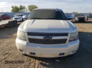✅ 2008 Chevrolet Suburban 2LT • VIN: 1GNFK16368R195144 • Lot: 74033334. Wystawiony na Copart z przebiegiem 177 462 mil. Bezpłatny archiwum sprzedaży aukcyjnych z USA i szczegółowy raport historii pojazdu na DreamBid. Zdjęcie 5.